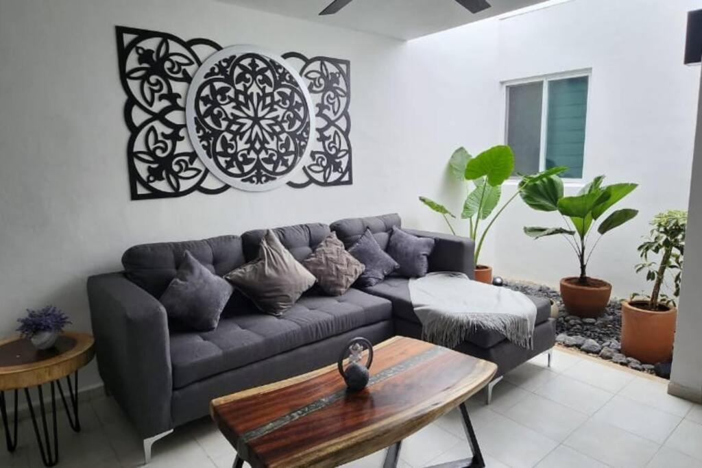 Casa Luna Gris